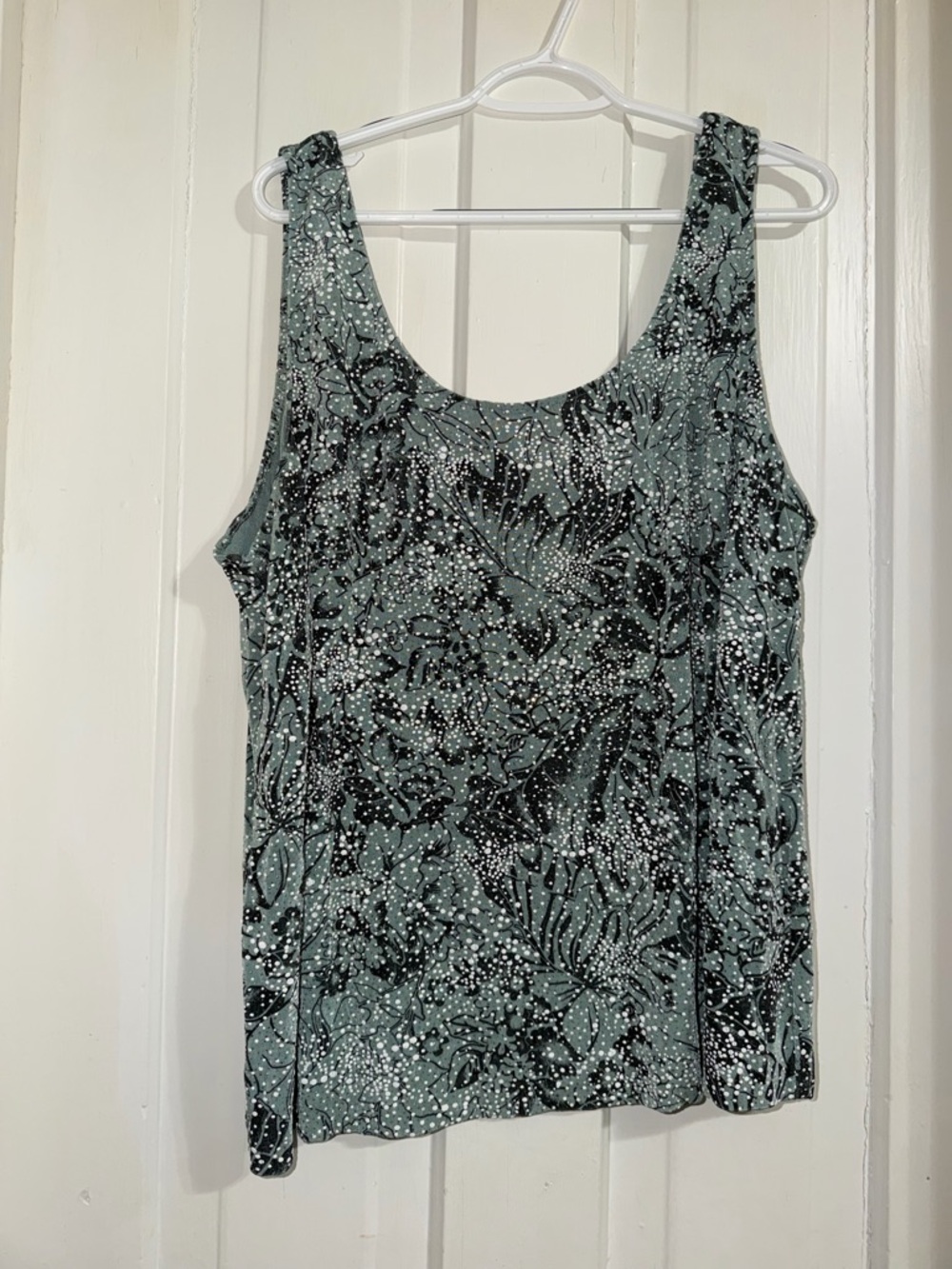 Alex Evenings‎ Sage Green and Black Floral Scoop Neck Tank sparkly glitter
